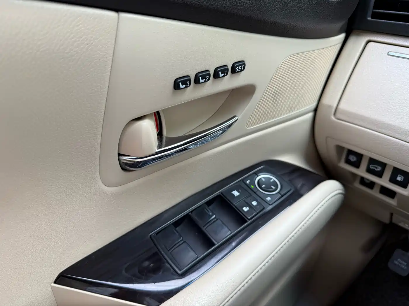 Lexus RX Classic 2012 270 Elegance фото 12
