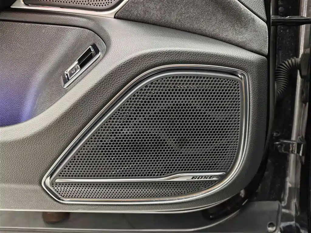 Hongqi H9 2023 2.0T Smart Connectivity Flagship Edition фото 14