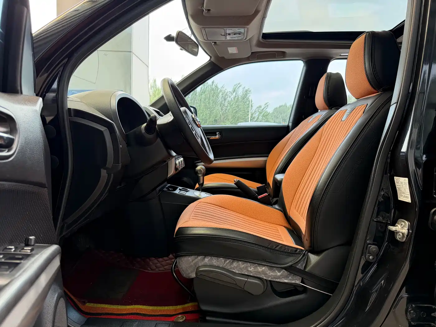 Dongfeng Fengdu MX6 2015 2015 2.0L CVT 2WD Excellence