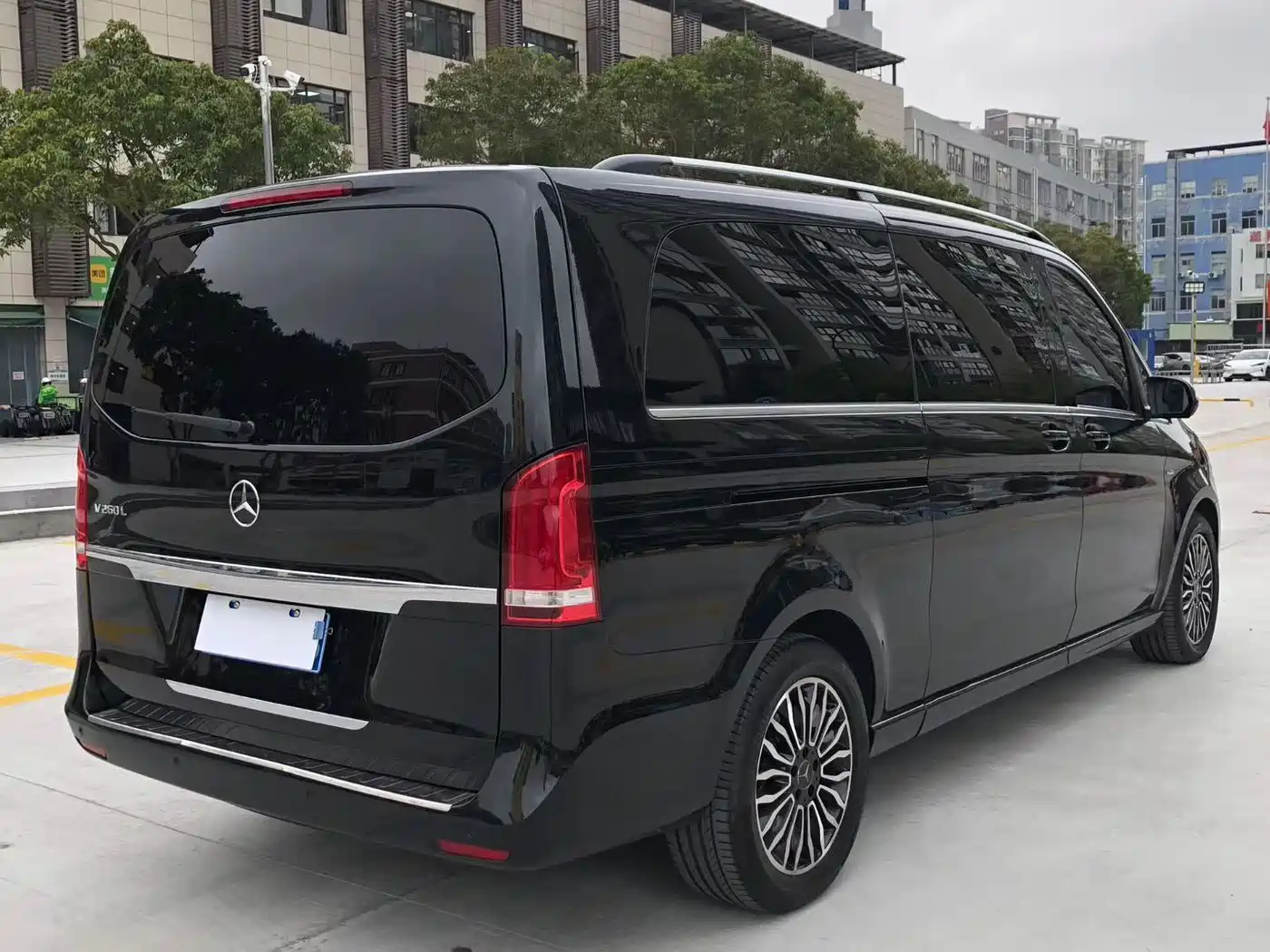 Mercedes-Benz V-Class 2018 V 260 L Premium Long Version China V фото 6