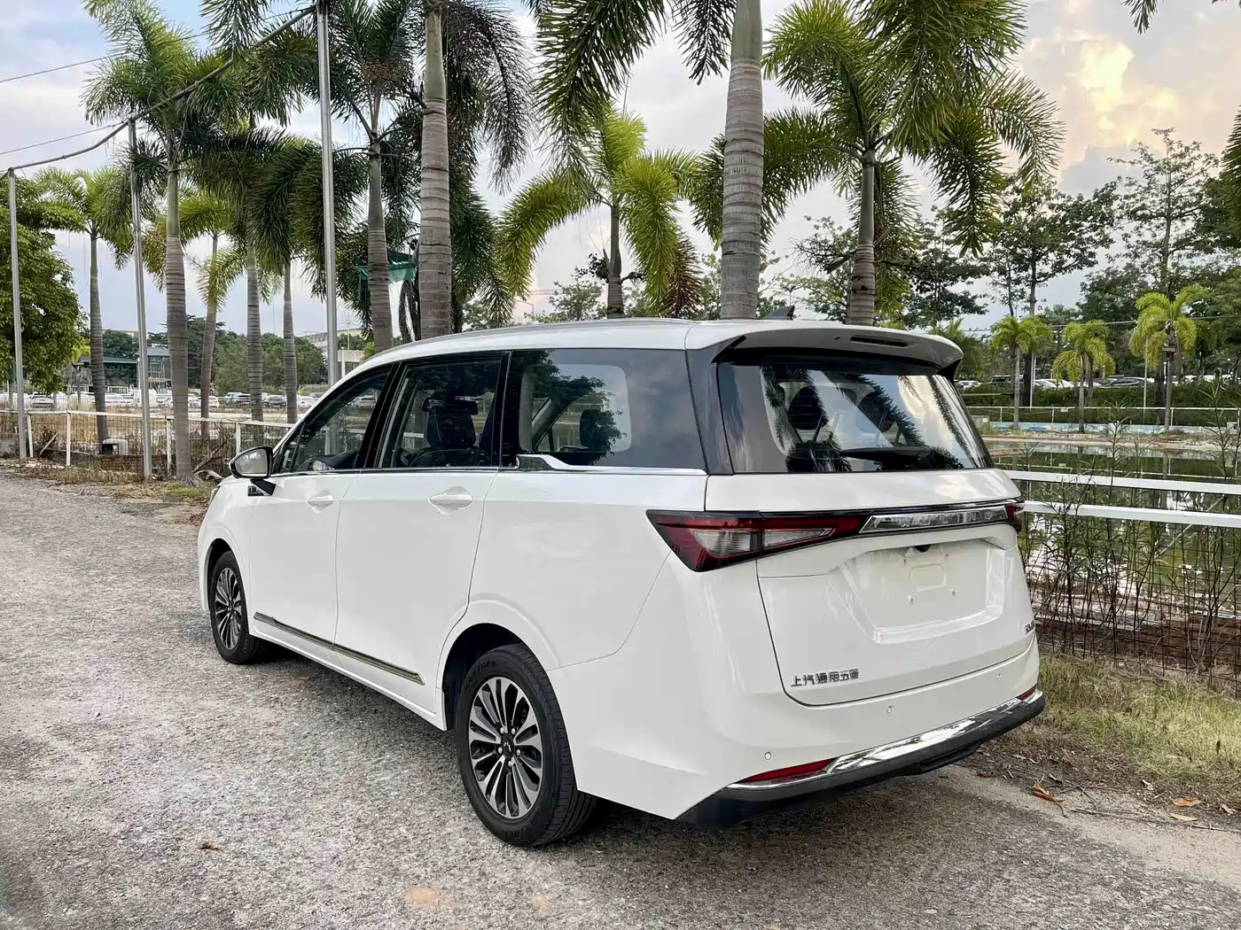 Wuling Motors Wuling Jiachen 2023 2022 1.5T CVT Exclusive Flagship Model