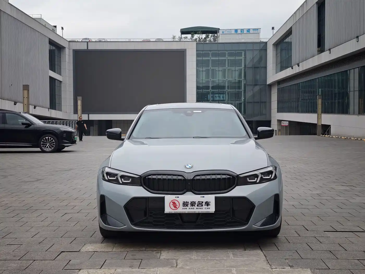 BMW 3 Series 2025 330Li M Sport Night Edition фото 2