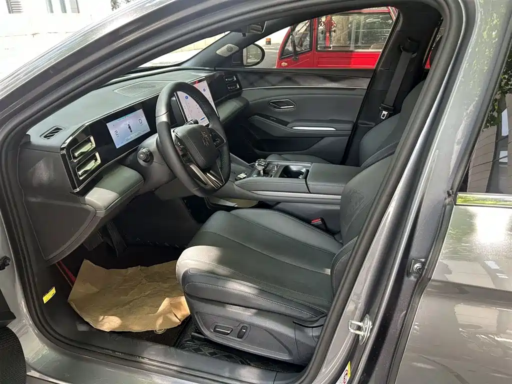 BYD Qin L 2024 DM-i 120KM Leading фото 10
