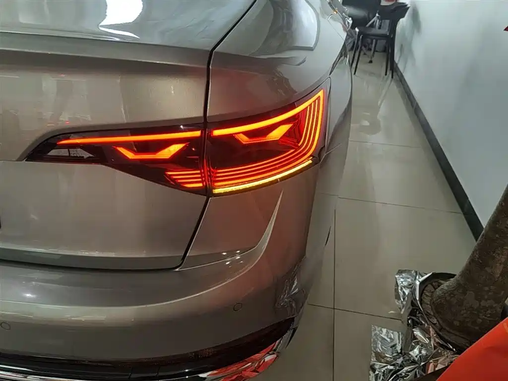 Volkswagen Sagitar 2023 300TSI DSG Surpassing Edition фото 8