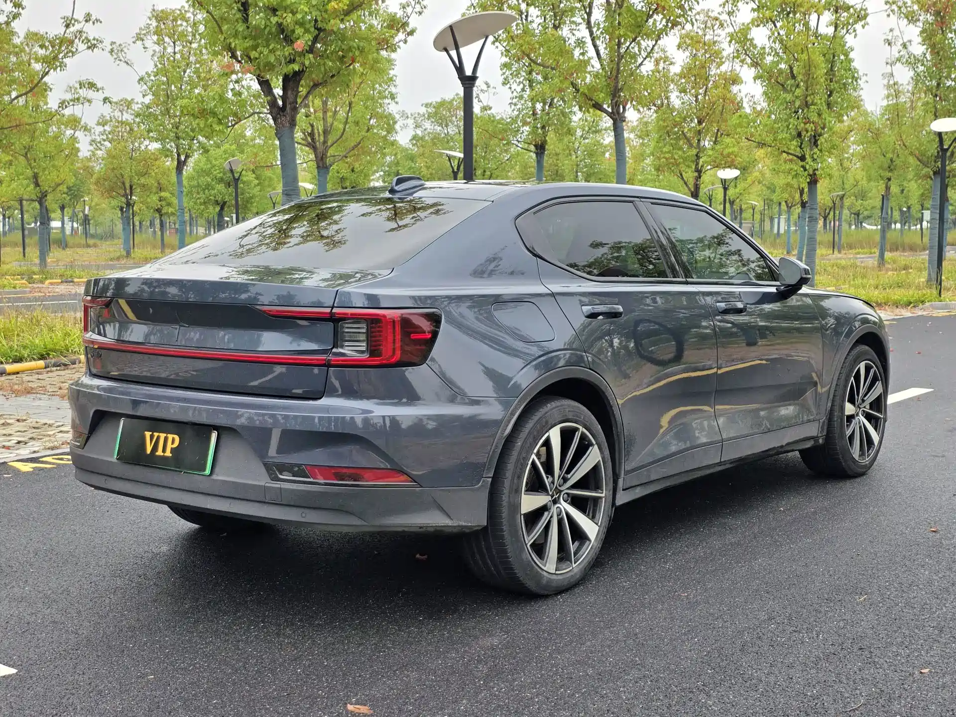 Фото 4 - Polestar 2