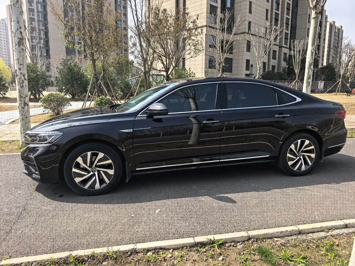 VOLKSWAGEN PASSAT NEW ENERGY