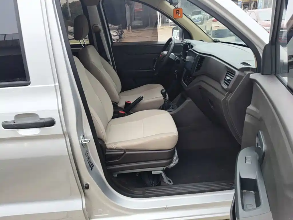 Wuling Motors Wuling Hongguang V 2024 2022 1.5L Power Take Edition Electric Power Steering LAR
