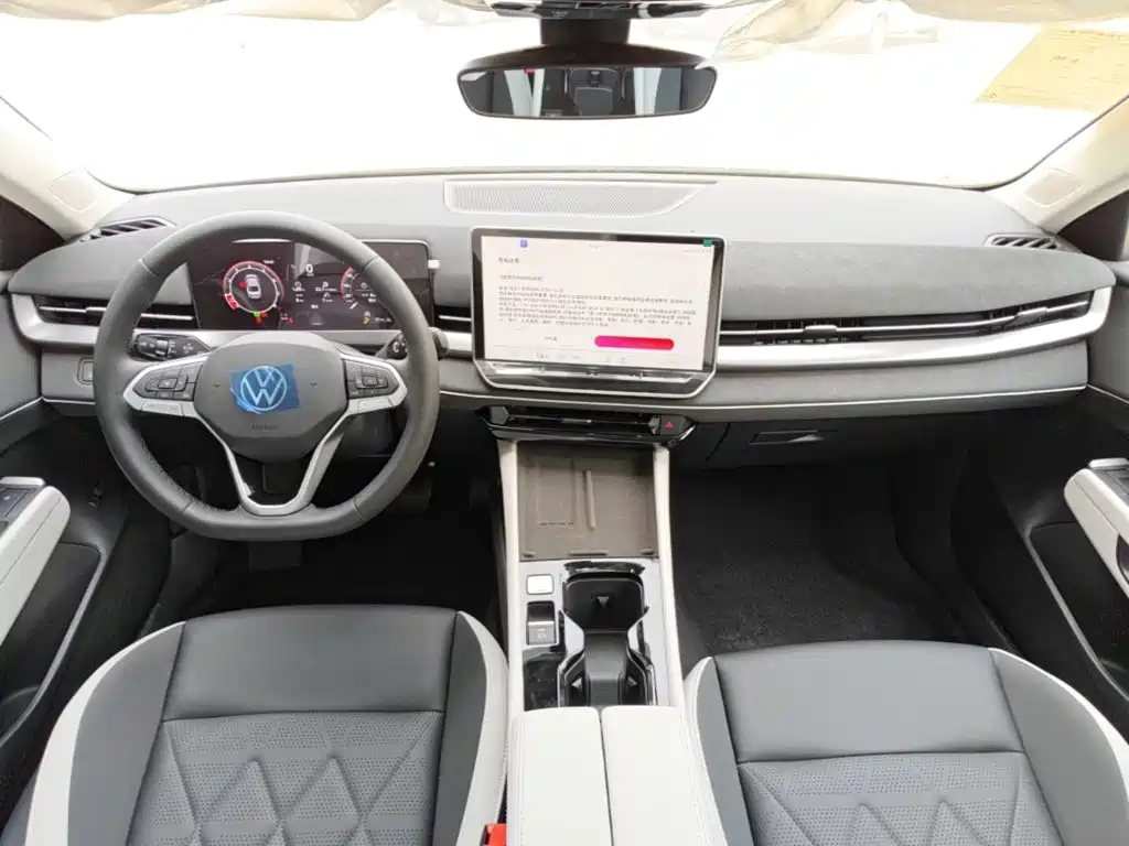 Volkswagen Sagitar 2026 2025 300TSI DSG Mid-range Edition