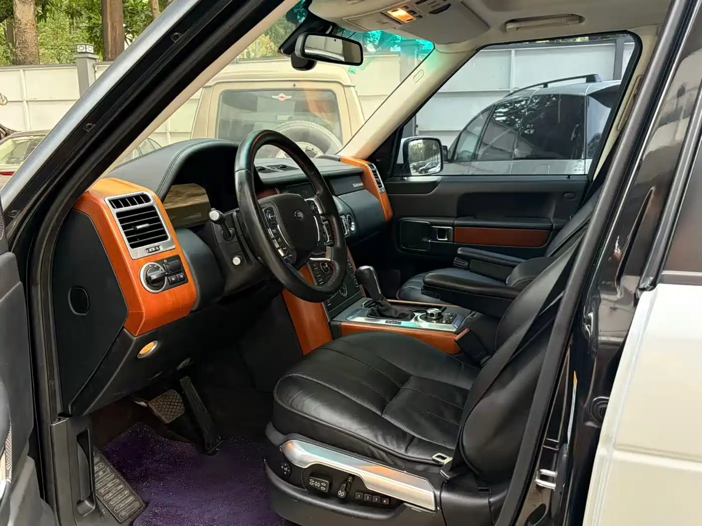 Land Rover Range Rover 2011 3.6 TDV8 фото 8