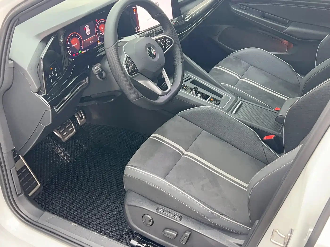 Volkswagen Golf 2024 2024 280TSI DSG R-Line 50th Anniversary Edition