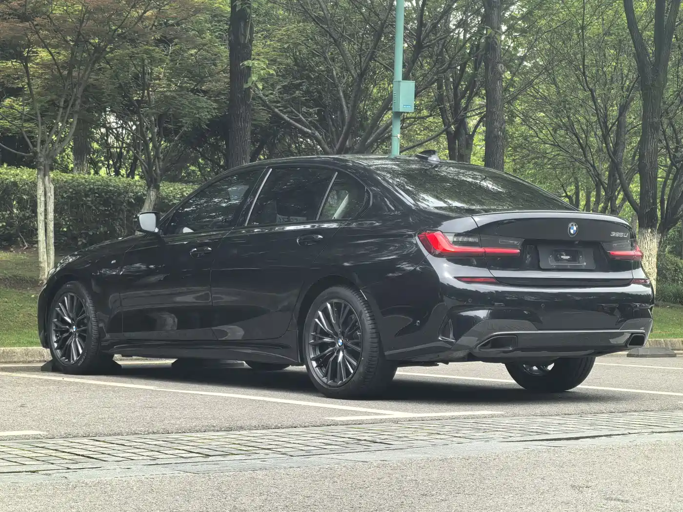 BMW 3-SERIES