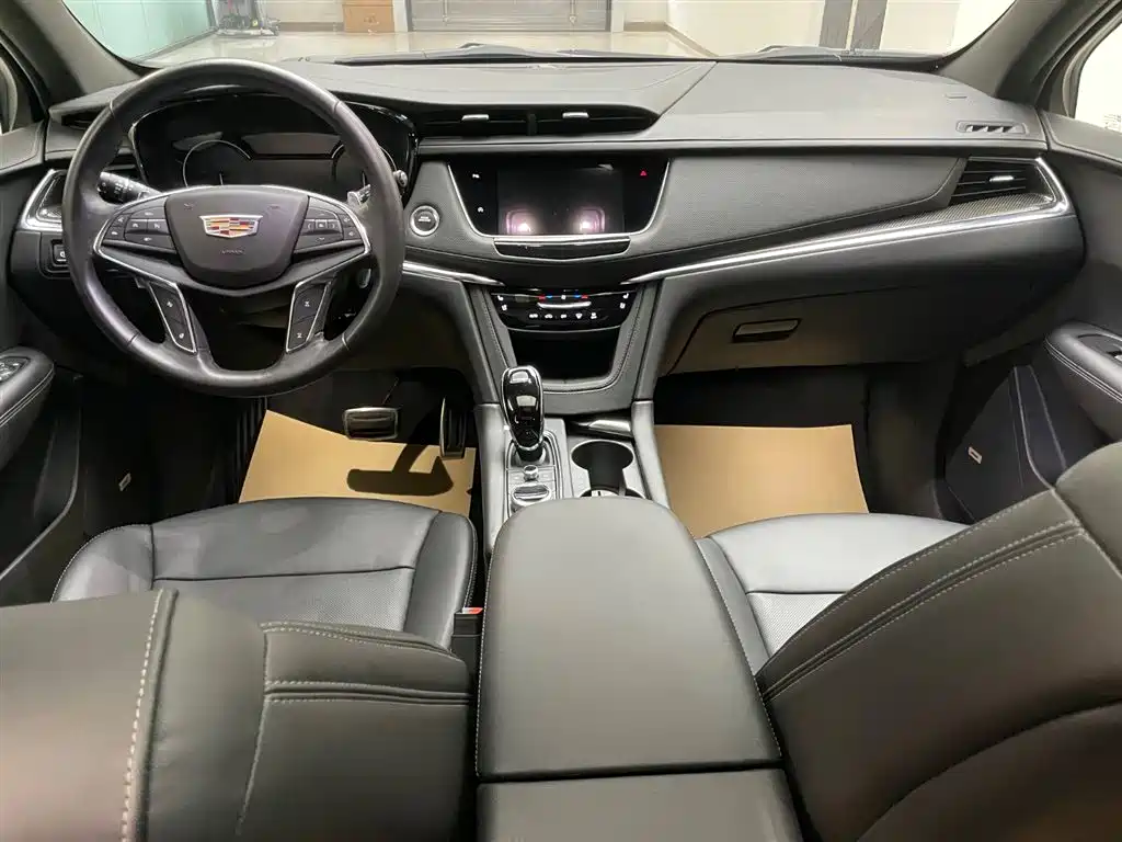 CADILLAC XT5