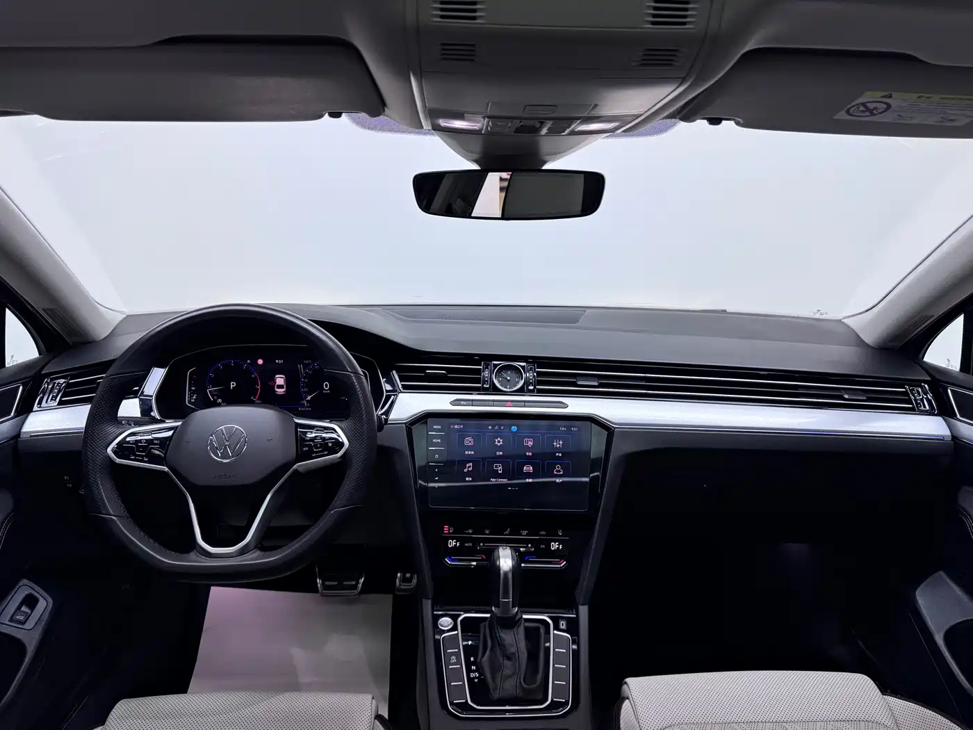 Volkswagen Magotan 2023 Model 2 Million Commemorative Edition 330TSI DSG Luxury фото 14