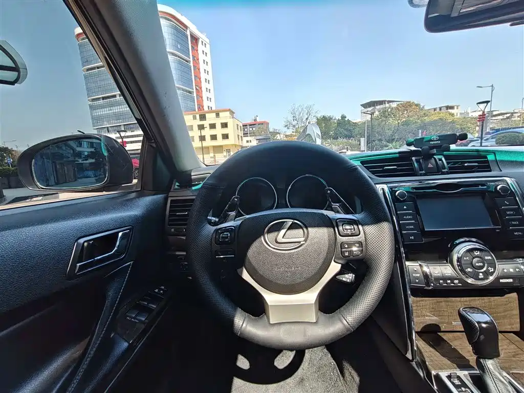 Toyota Reiz 2013 2.5V Premium Edition фото 13