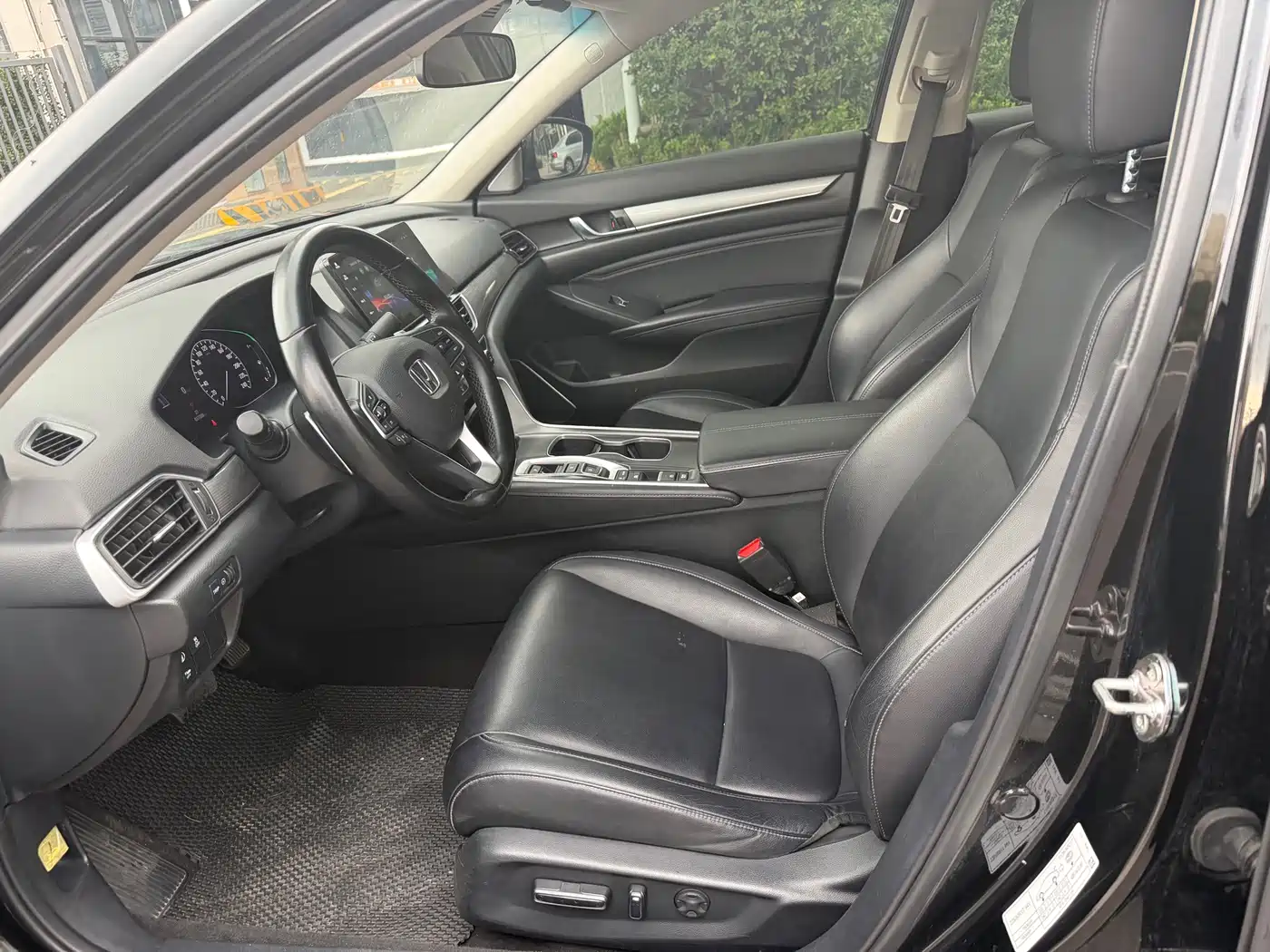 Фото 3 - Honda Accord