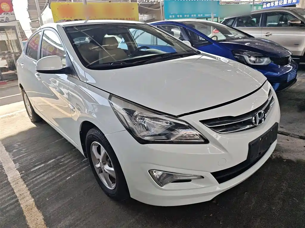 Hyundai Verna 2014 1.4L Automatic Smart GLS фото 4