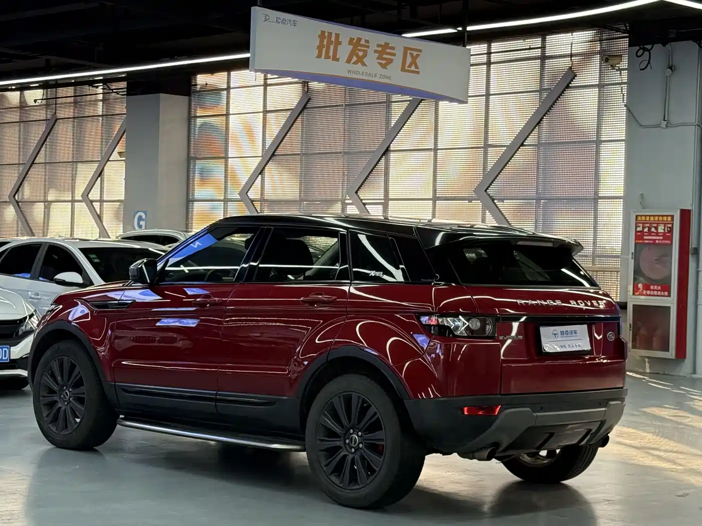 Land Rover Range Rover Evoque 2015 2.0T 5-Door Intelligent Edition фото 23