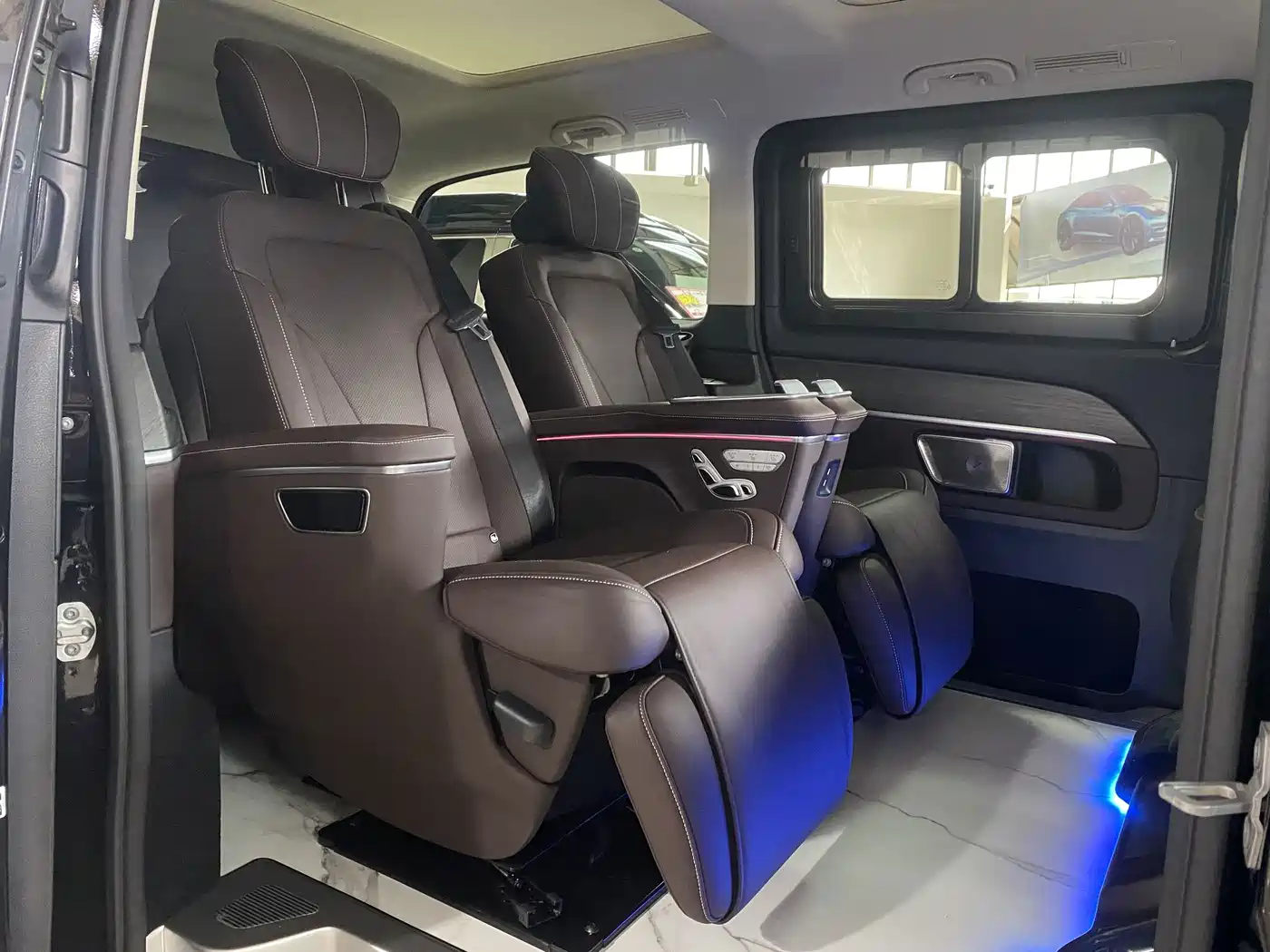 Mercedes-Benz V-Class 2025 2024 V 300 L Long Wheelbase Luxury Edition