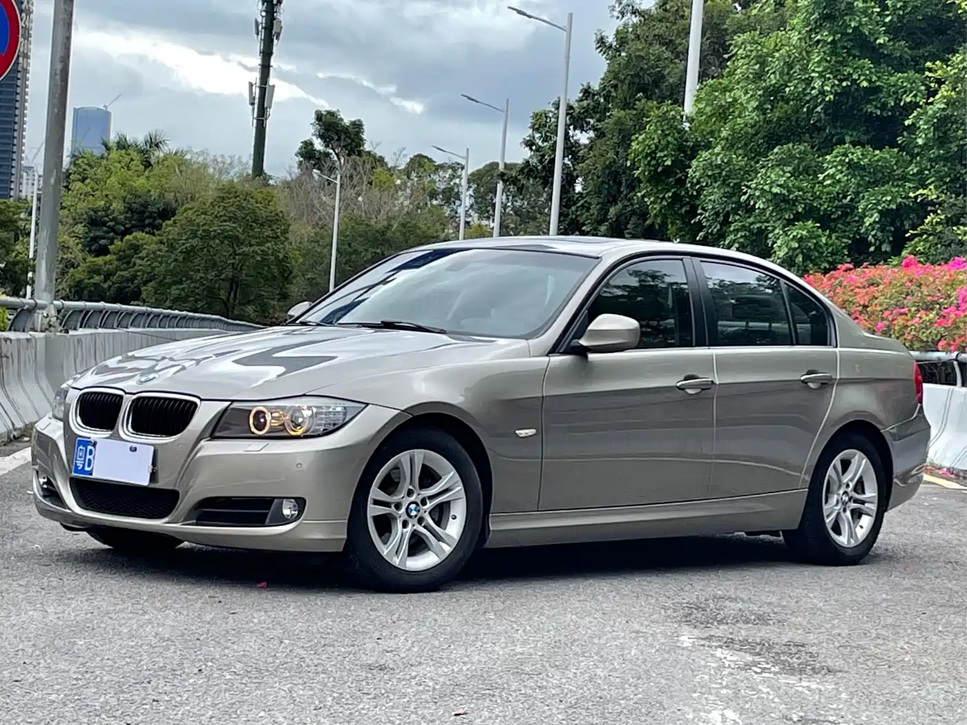BMW 3 Series (Import) 2010 320i Luxury