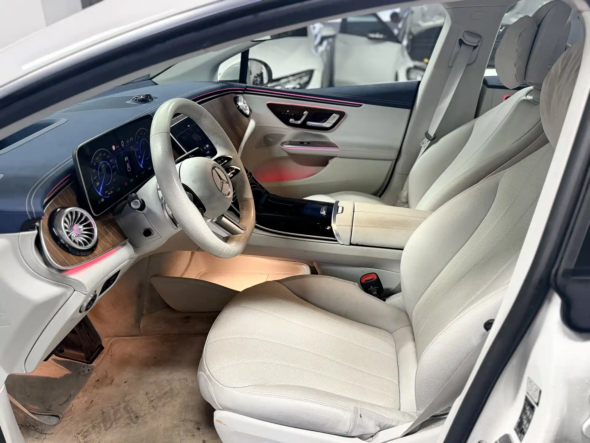 Фото 9 - Mercedes-Benz EQE
