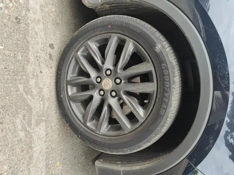 Photo 6 - Buick Envision Plus