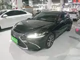 Фото 1 - Lexus ES