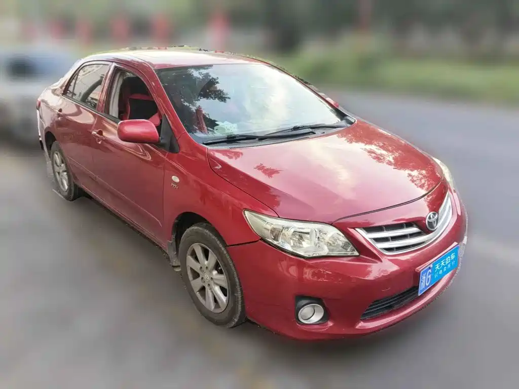 Фото 3 - Toyota Corolla