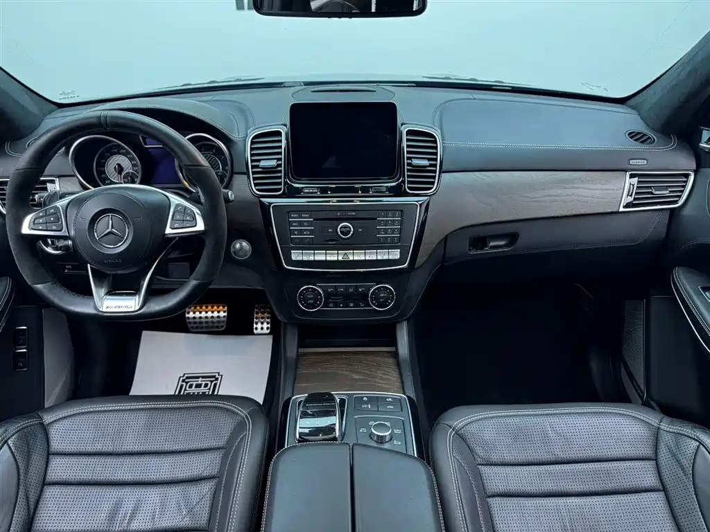 Mercedes-Benz GLS AMG 2017 AMG GLS 63 4MATIC фото 17