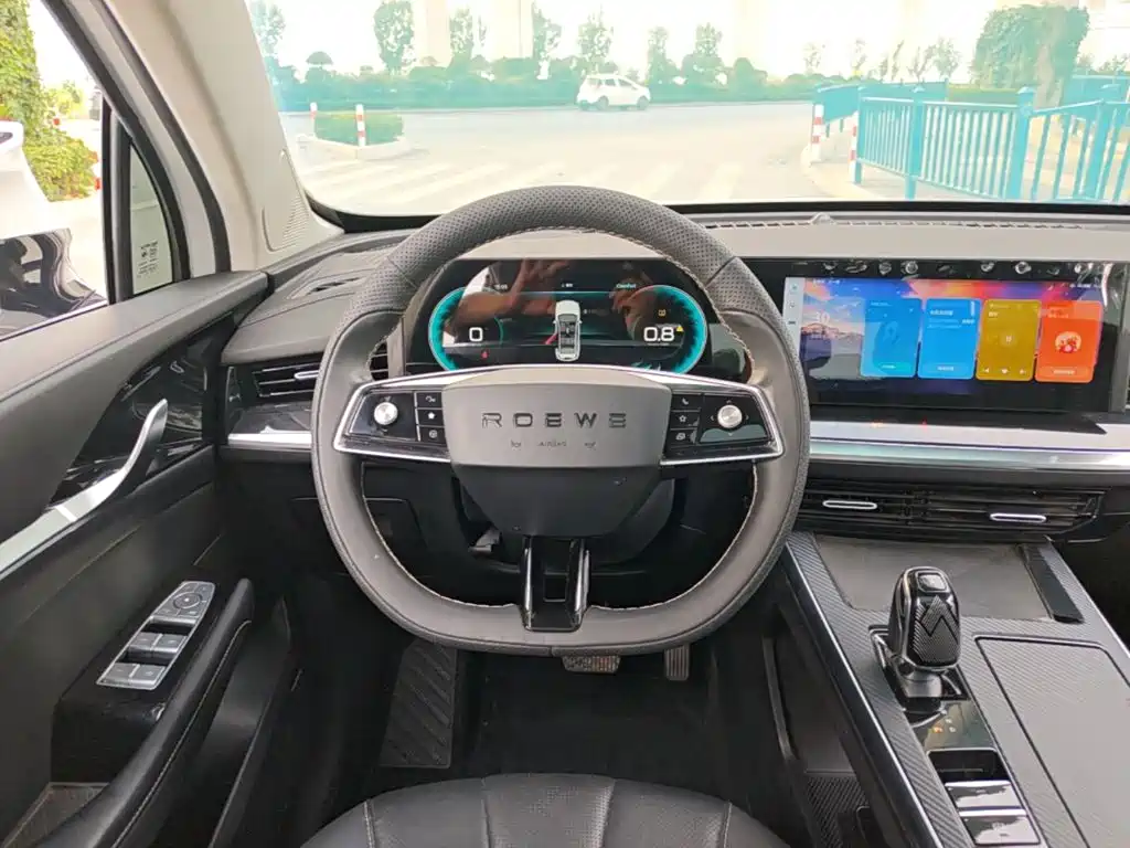 Фото 11 - Roewe RX5 MAX