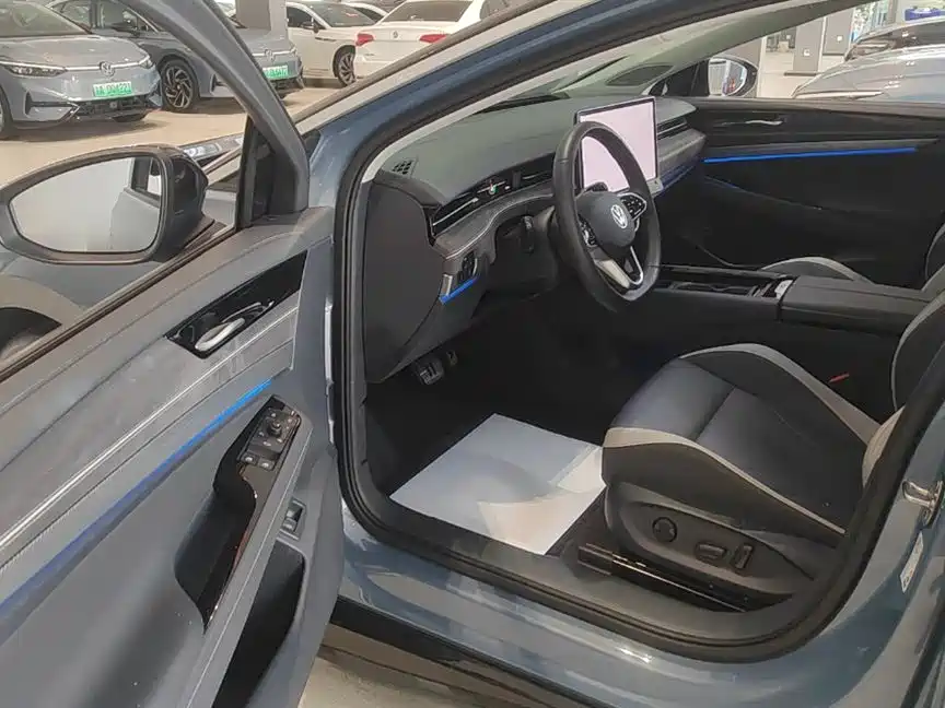 VOLKSWAGEN ID.7 VIZZION