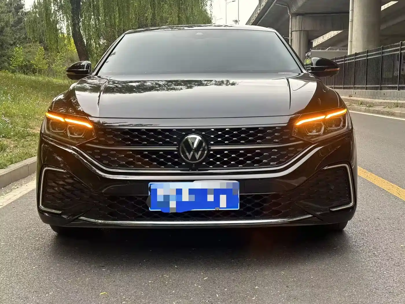 Volkswagen Passat 2024 380TSI Starlight Luxury Edition фото 2