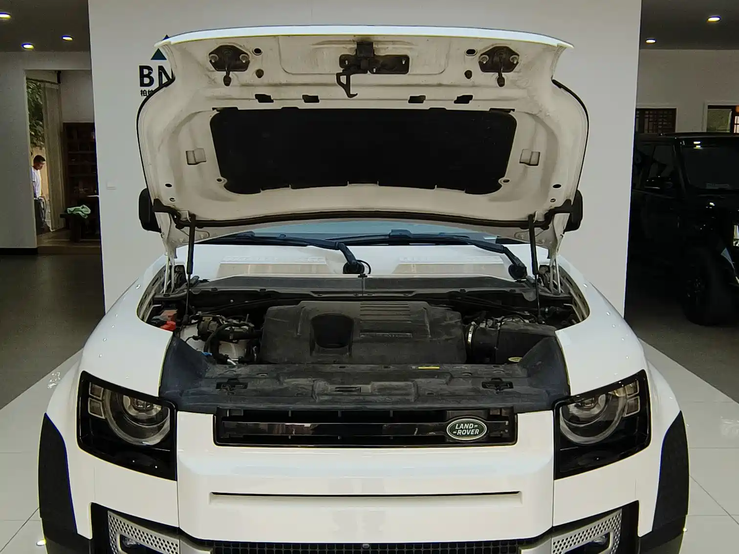 صورة 30 - Land Rover Defender