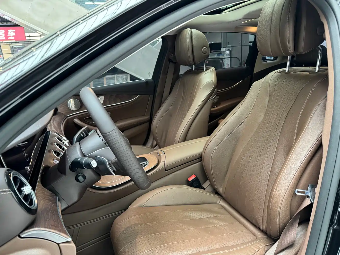 Mercedes-Benz E-Class 2022 Second Facelift E 300 L Luxury фото 14
