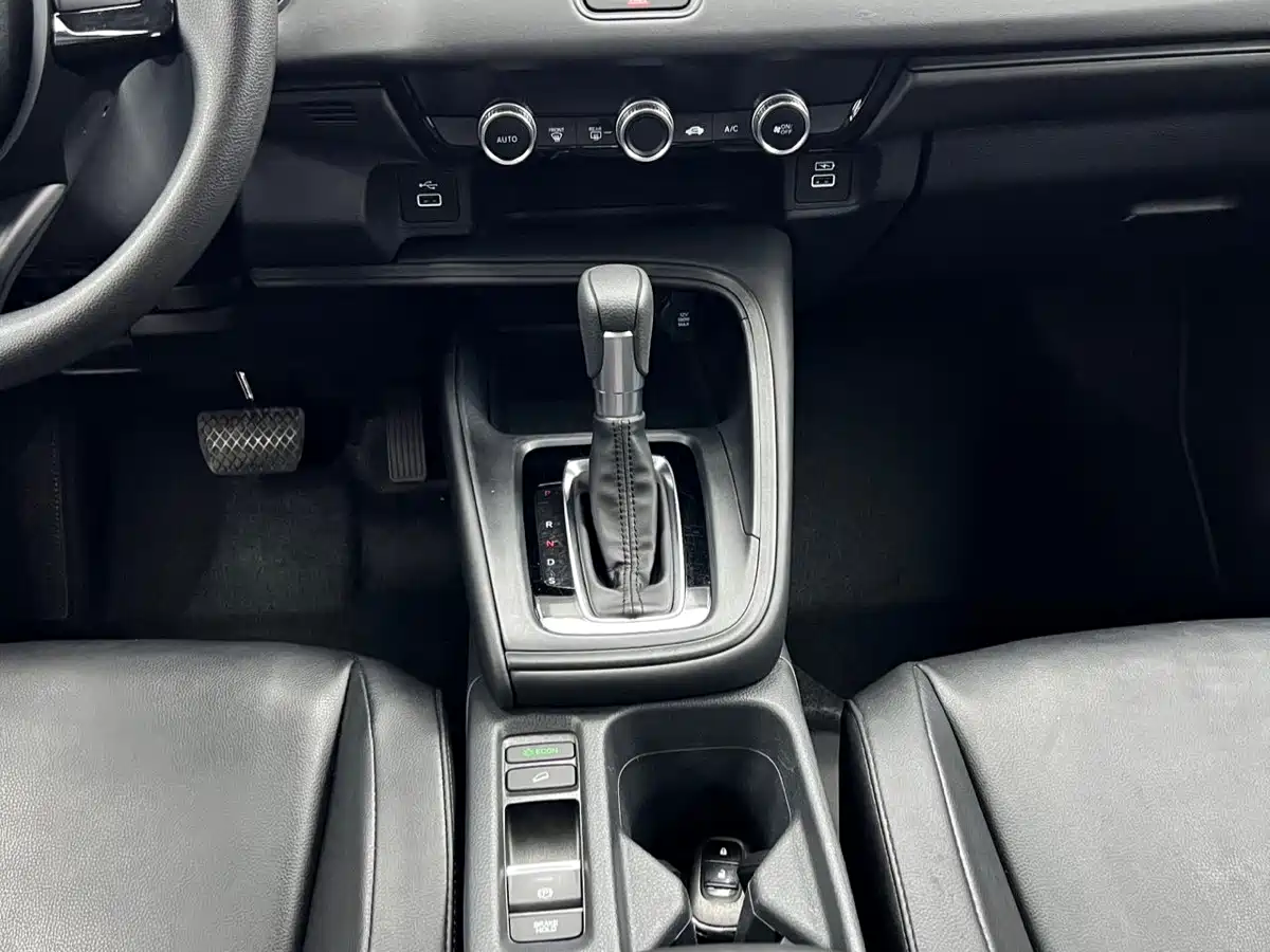 Фото 11 - Honda Vezel