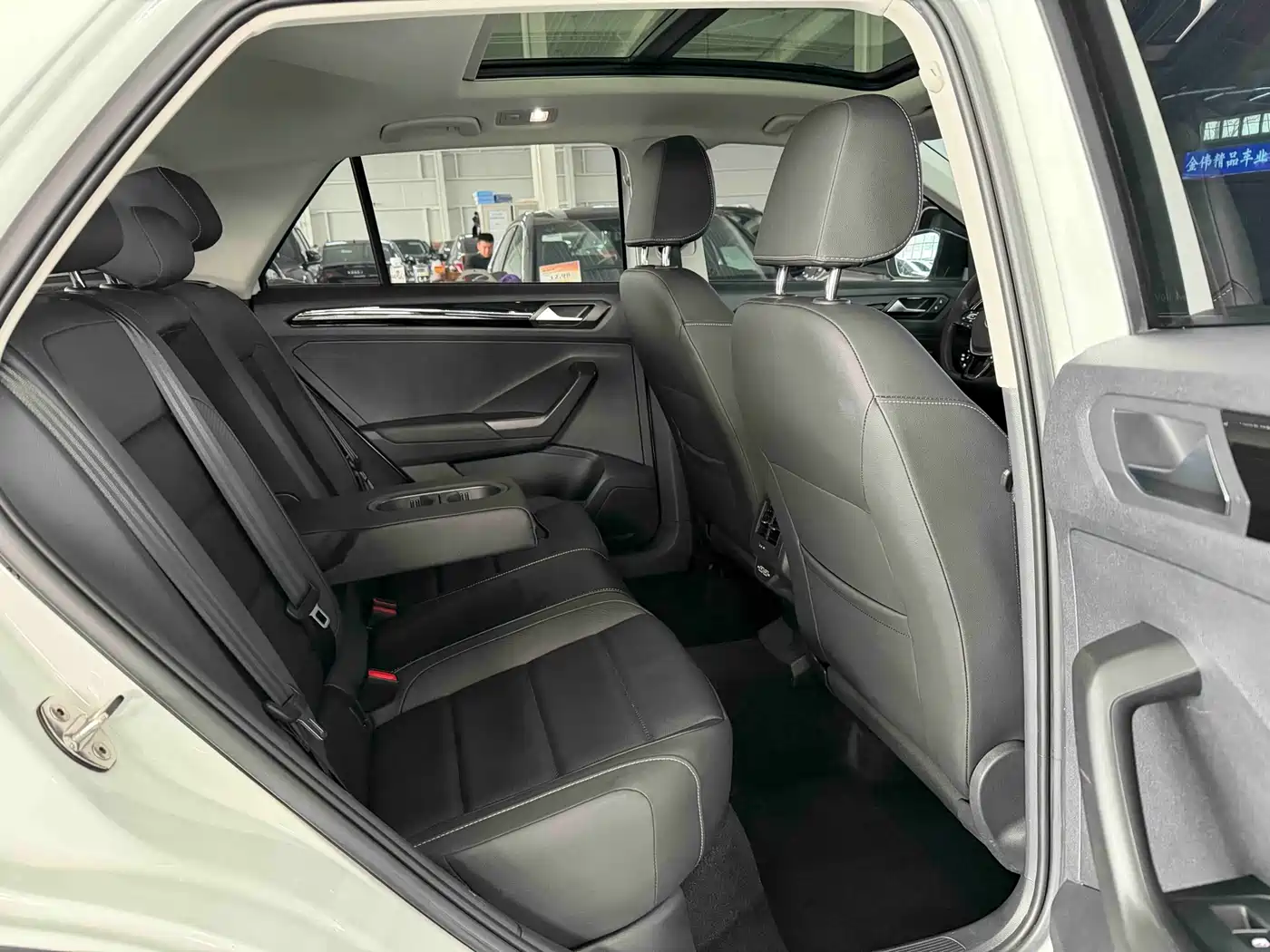 Volkswagen T-ROC 2022 280TSI DSG 2WD Comfort PLUS фото 16