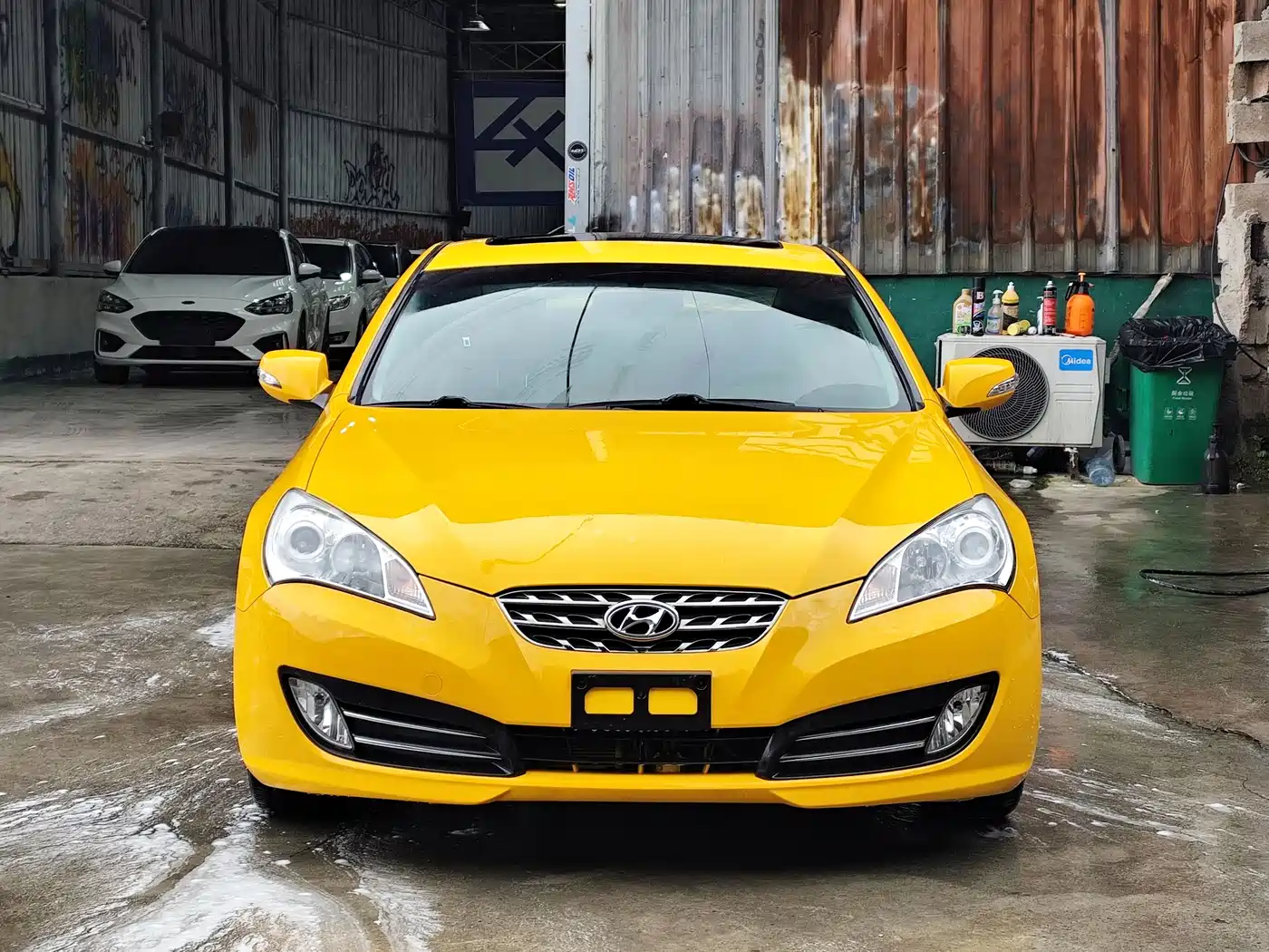 Hyundai Genesis Coupe 2009 Model 2.0T Automatic Luxury Edition фото 2