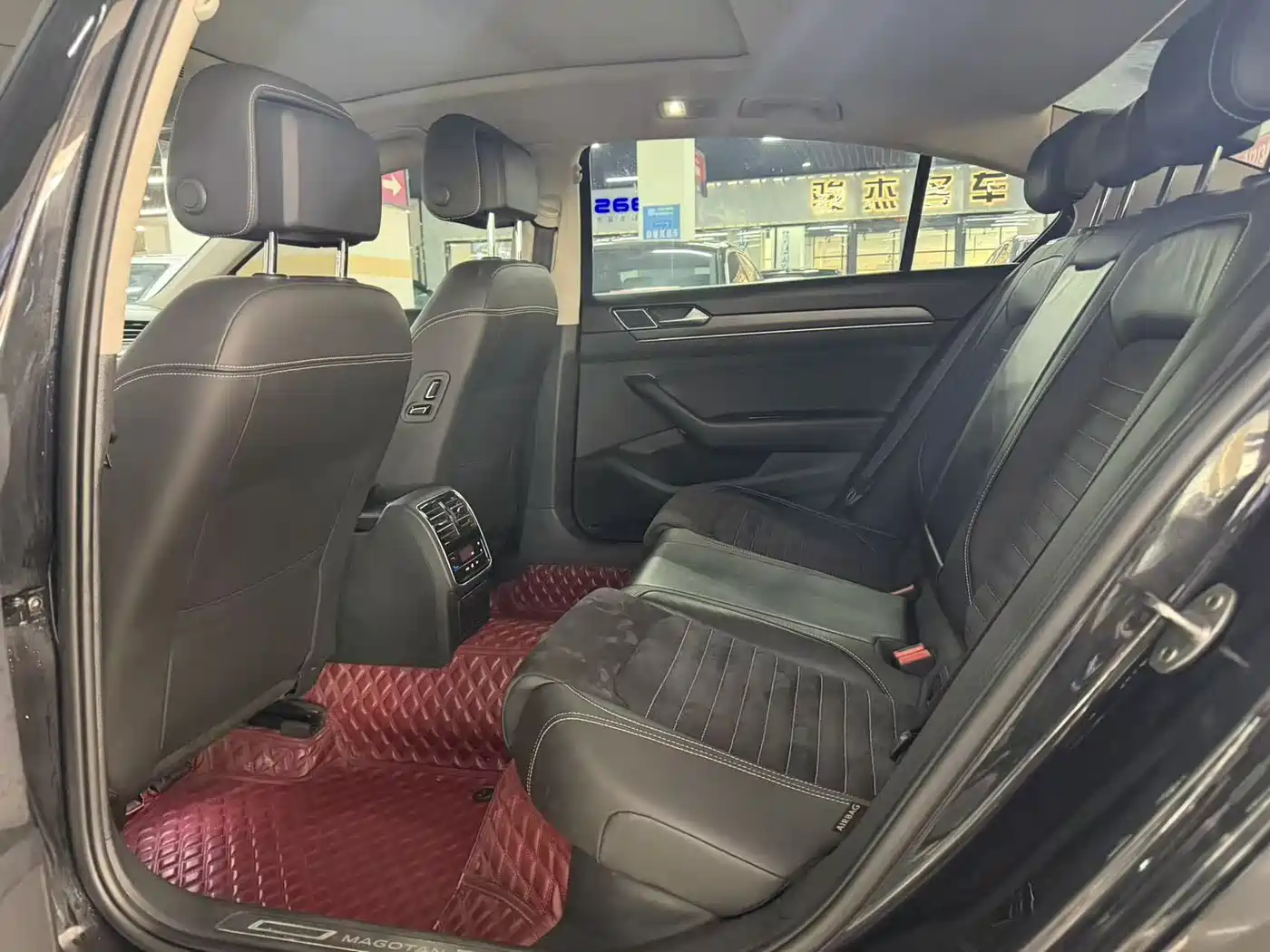 Volkswagen Magotan 2021 330TSI DSG 30th Anniversary Edition фото 6