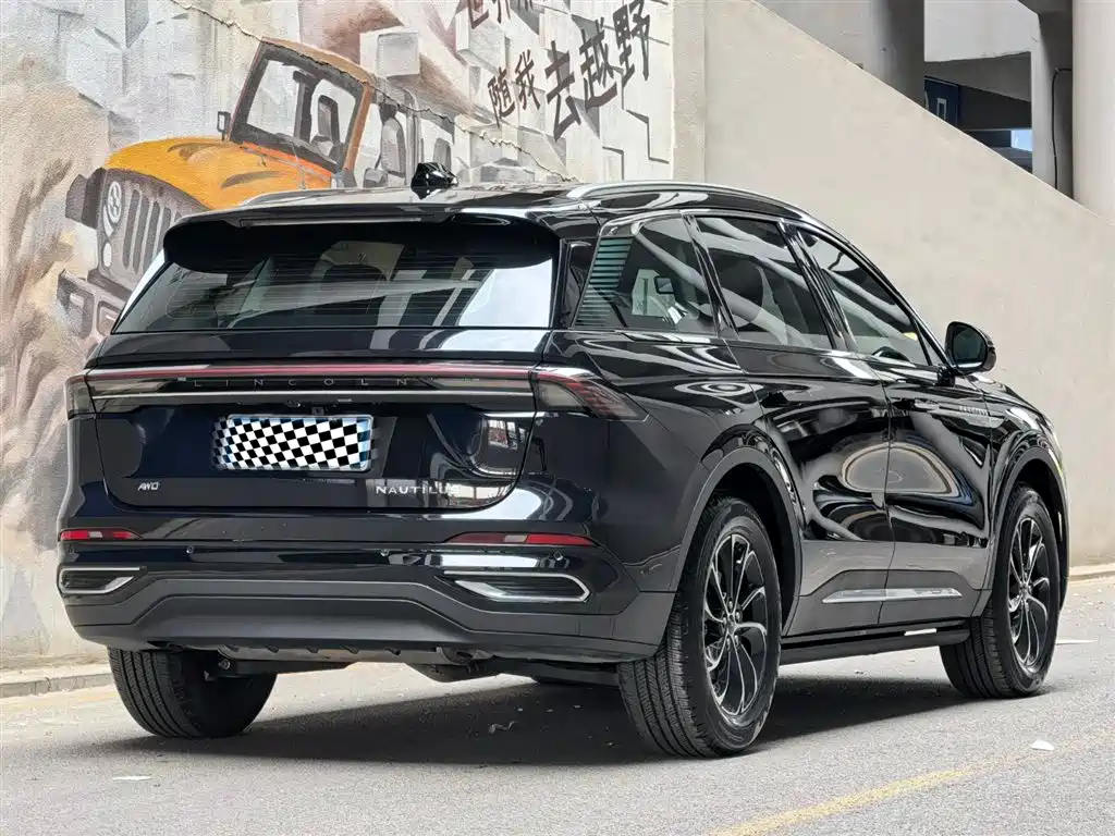 LINCOLN NAVIGATOR