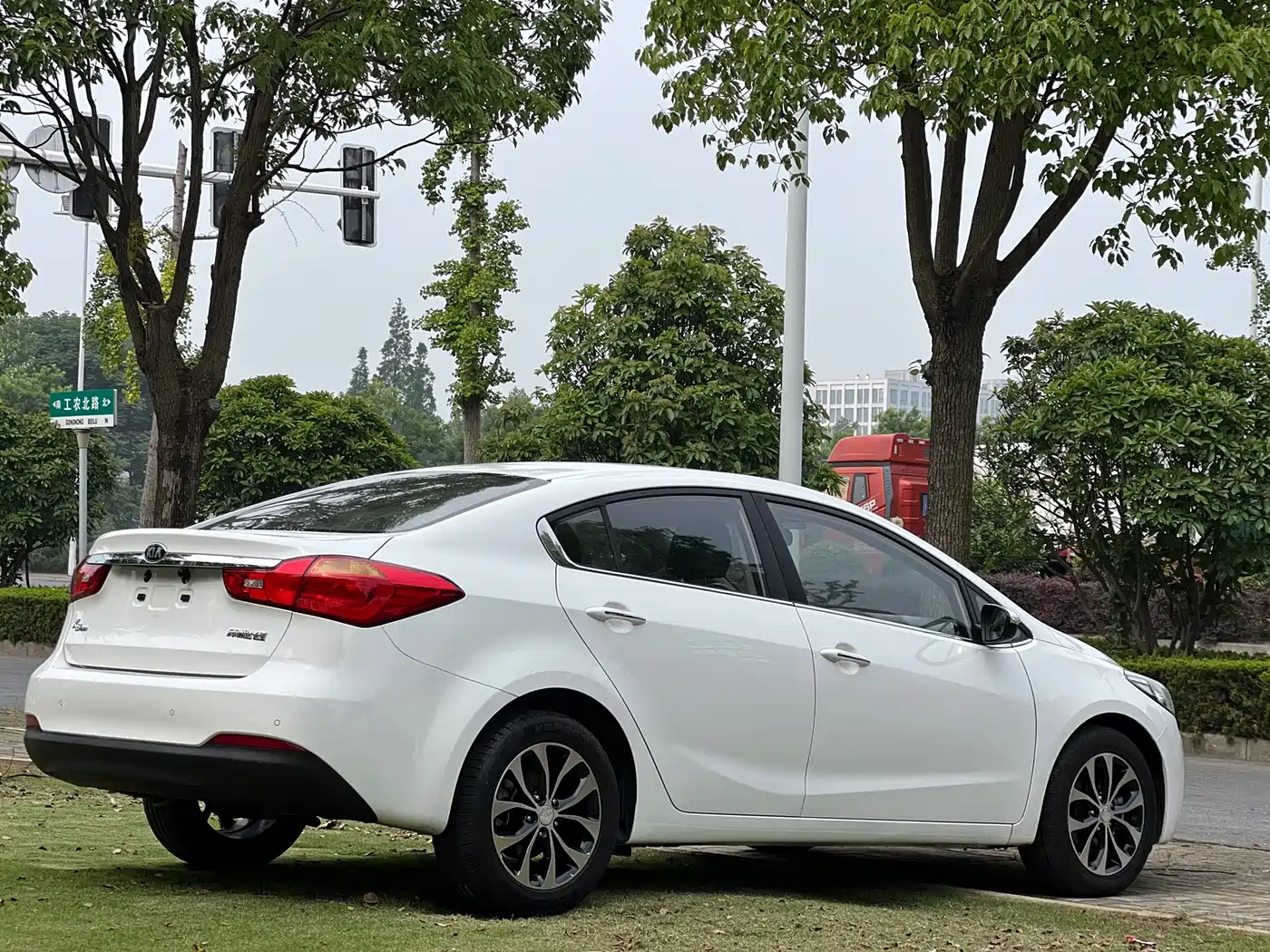 Kia K3 2013 1.6L Automatic GLS фото 7