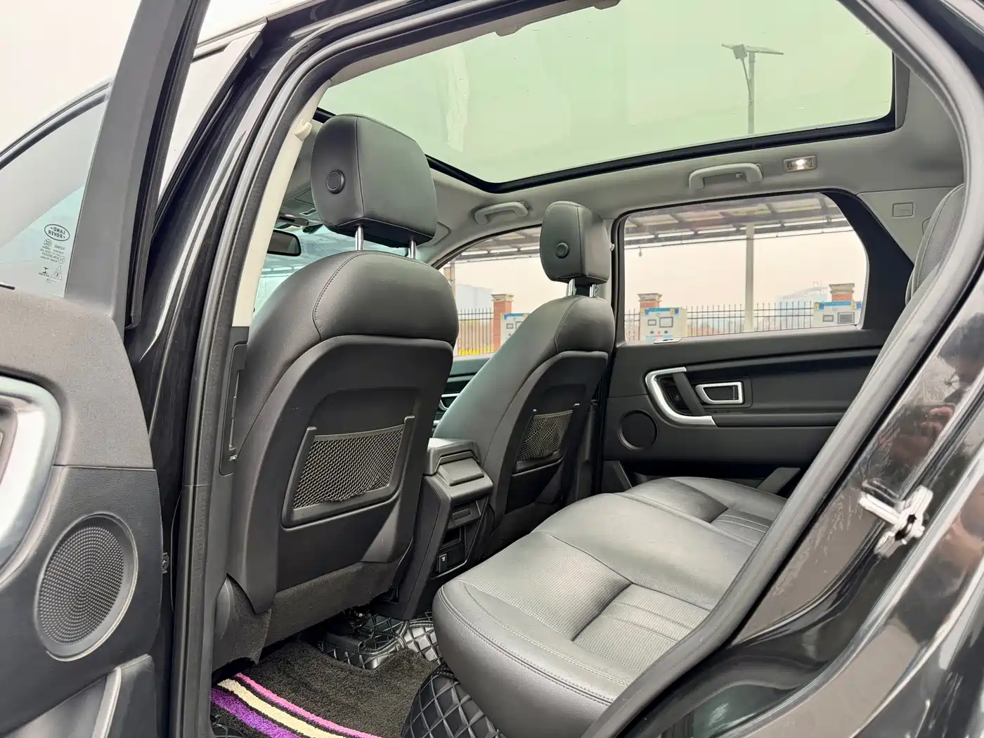 Land Rover Discovery Sport 2018 240PS SE Edition фото 6