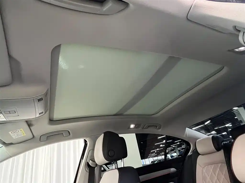 Volkswagen Magotan 2023 Model 2 Million Commemorative Edition 330TSI DSG Luxury фото 25