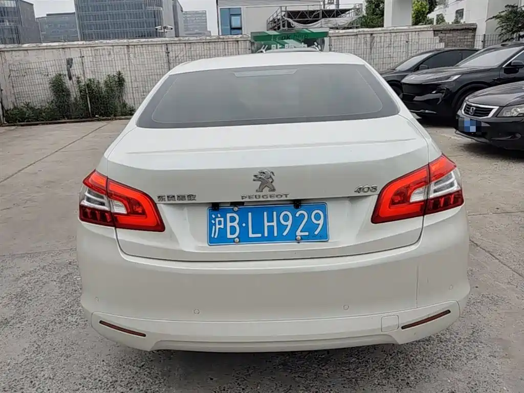 Peugeot 408 2014 1.8L Automatic Luxury Edition фото 10