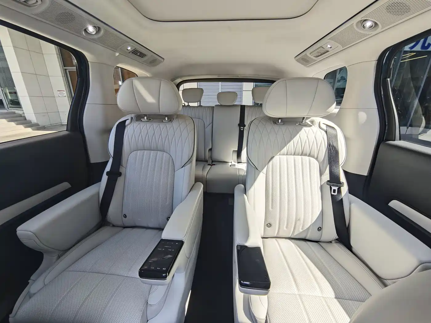 Voyah Auto Voyah Dreamer 2025 PHEV AWD Flagship Kunpeng Edition фото 30