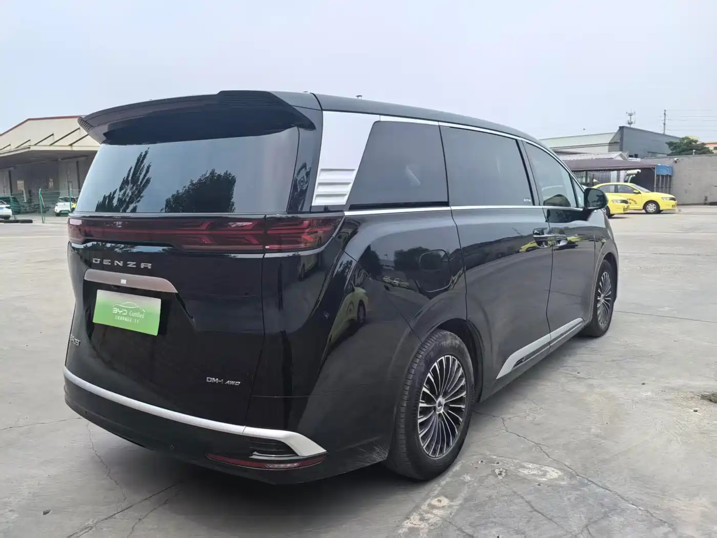 Denza D9 2022 DM-i 970 All-Wheel Drive Honor Edition фото 7
