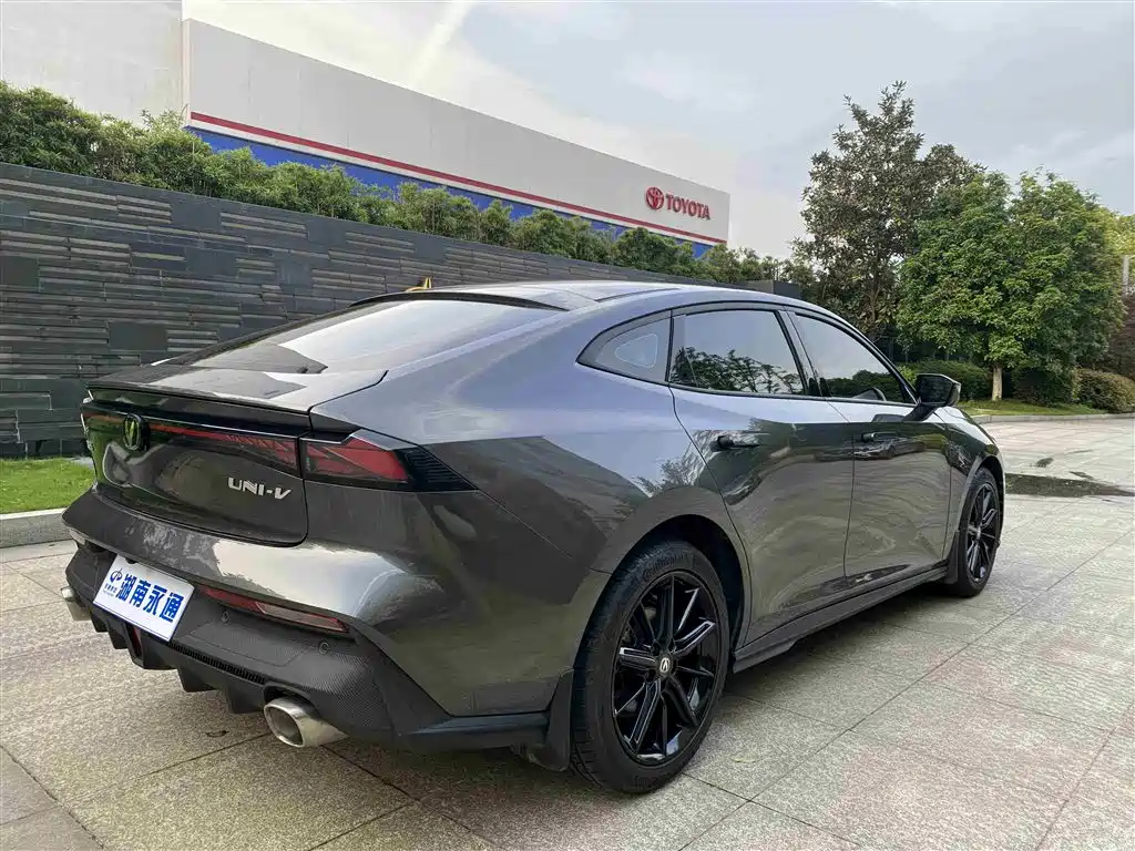 CHANGAN UNI-V