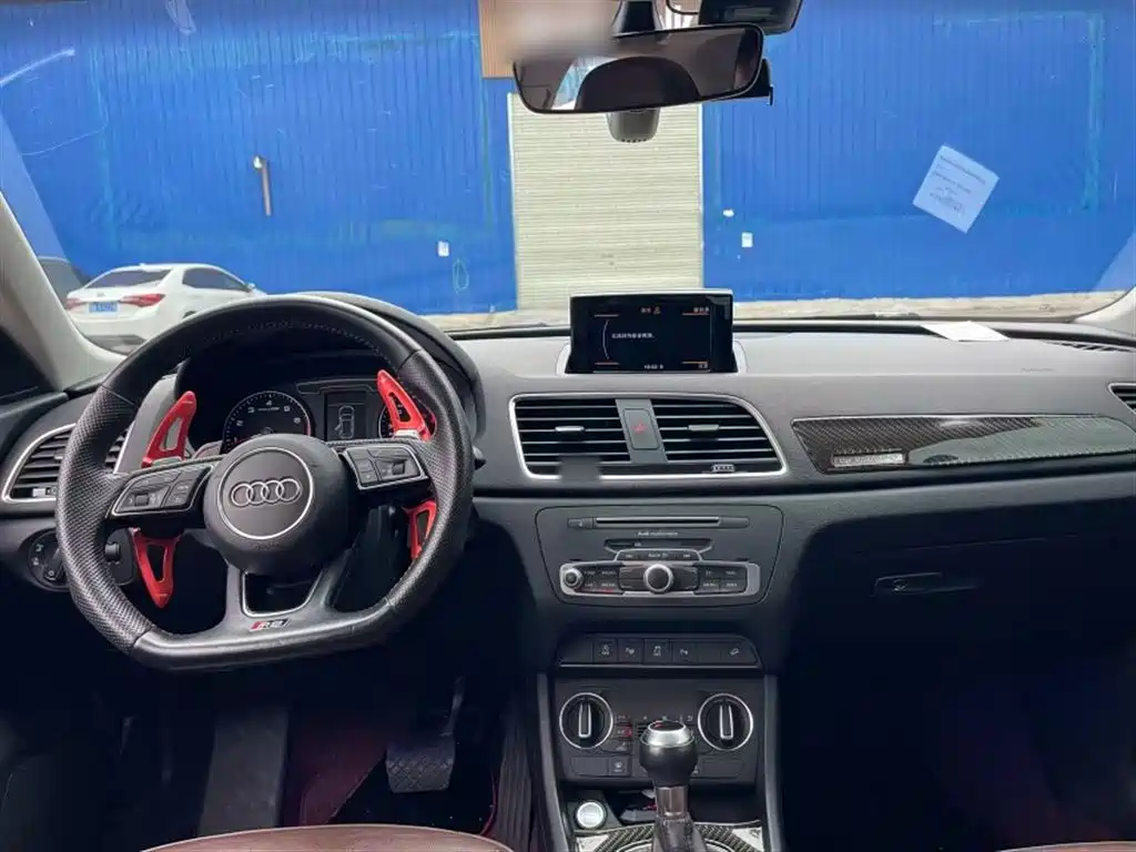 Фото 8 - Audi Q3