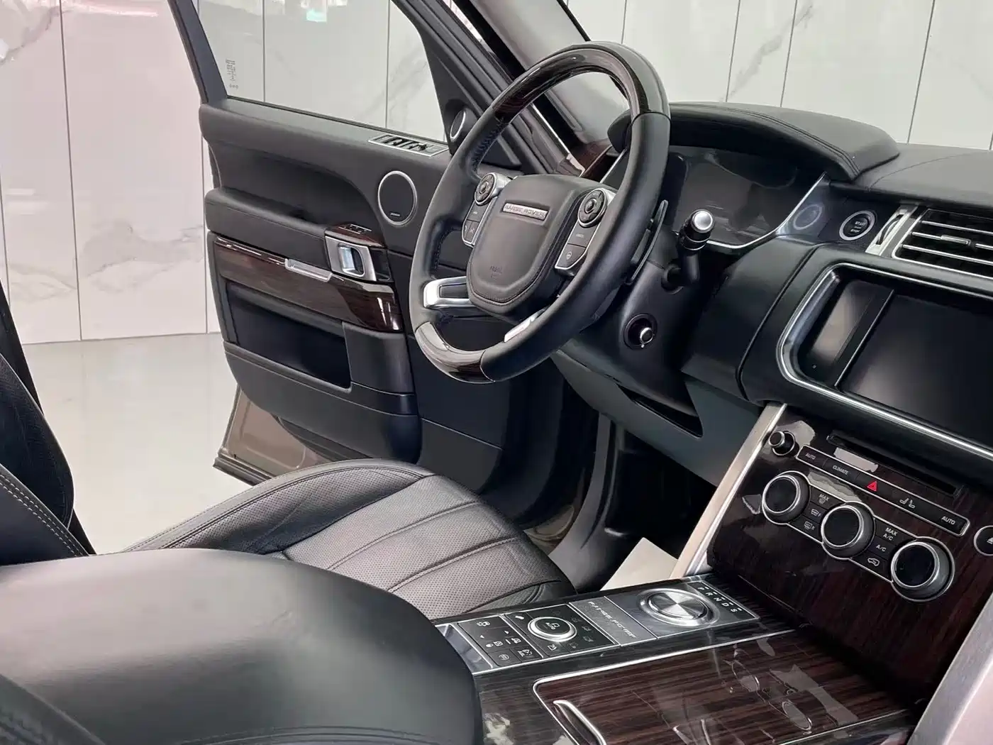 Land Rover Range Rover 2014 3.0 SC V6 Vogue фото 18