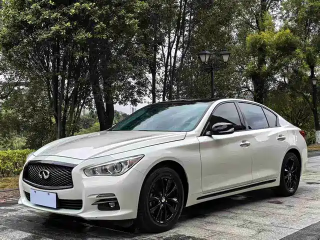 INFINITI Q50L
