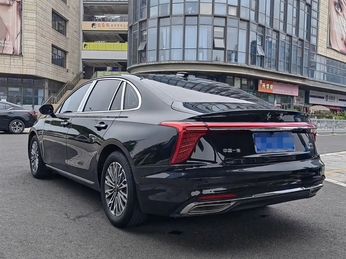 Hongqi H5 2024 1.5T DCT Smart Connect Flag Joy Edition фото 3