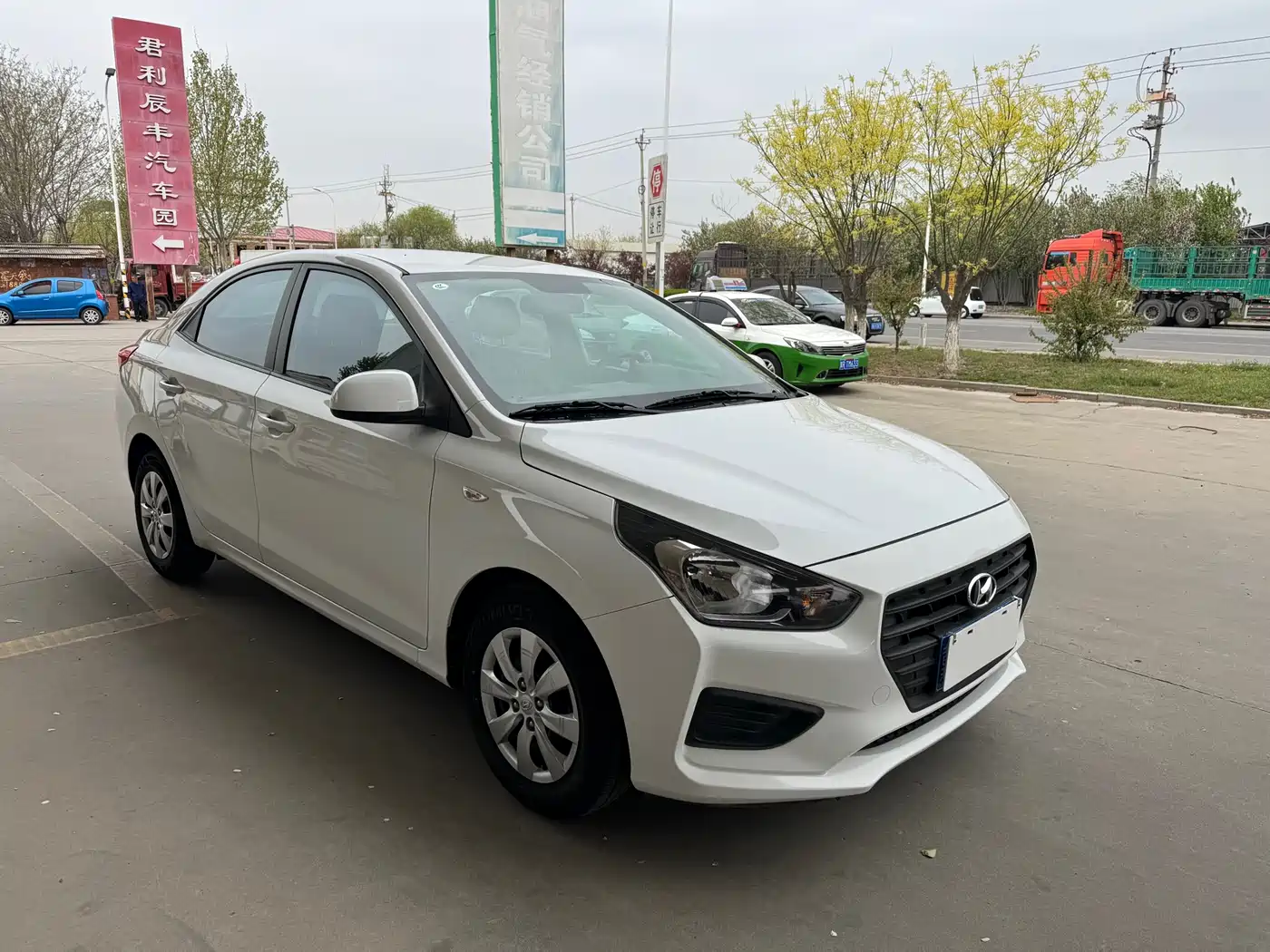 Hyundai Verna 2020 1.4L Manual GL Renewal Edition фото 3